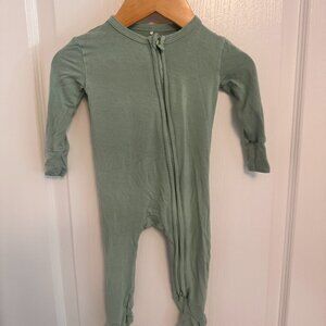 Posh Peanut zippered onesie 6-9m